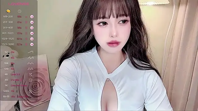 Snapshot of Dolv_1o chatting on January 2, 2025, 11:31 am Dolv 1o online show from January 2, 2025, 11:31 am