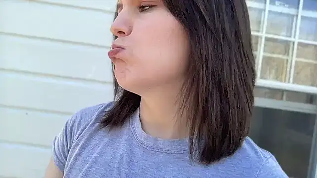 Snapshot of sexylilly69 chatting on March 17, 2025, 8:09 pm sexylilly69 online show from March 17, 2025, 8:09 pm