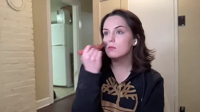 Snapshot of sexylilly69 chatting on March 22, 2025, 12:39 am sexylilly69 online show from March 22, 2025, 12:39 am