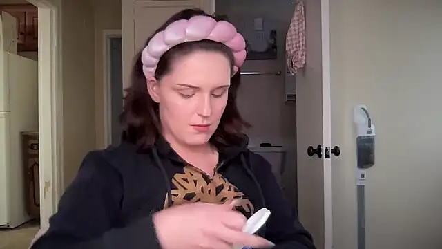 Snapshot of sexylilly69 chatting on February 19, 2025, 10:42 pm sexylilly69 online show from February 19, 2025, 10:42 pm