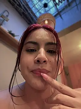 Snapshot of Zarah_Blare chatting on January 25, 2025, 11:00 pm Zarah Blare online show from January 25, 2025, 11:00 pm