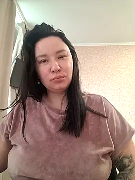 AlexaLexie online show from October 2, 2025, 7:45 am