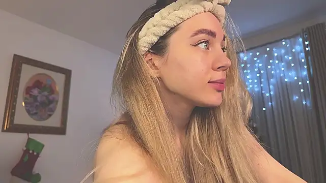 hotexclusive  online show from December 30, 2024, 3:03 am