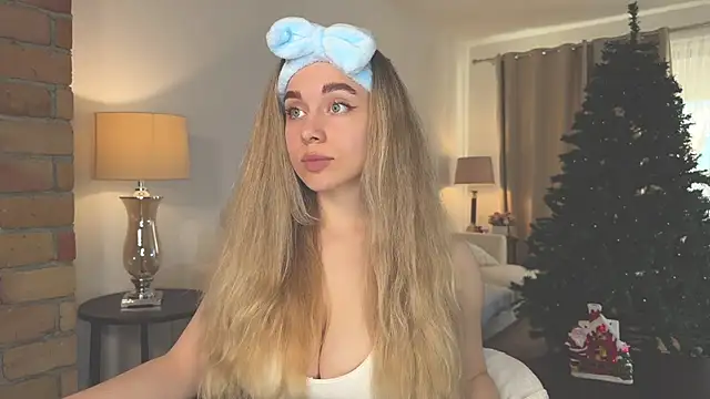 hotexclusive  online show from December 13, 2024, 7:04 am