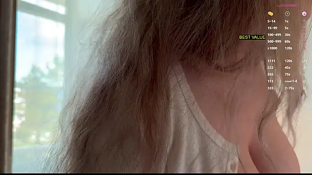 hotexclusive  online show from October 3, 2025, 7:54 am