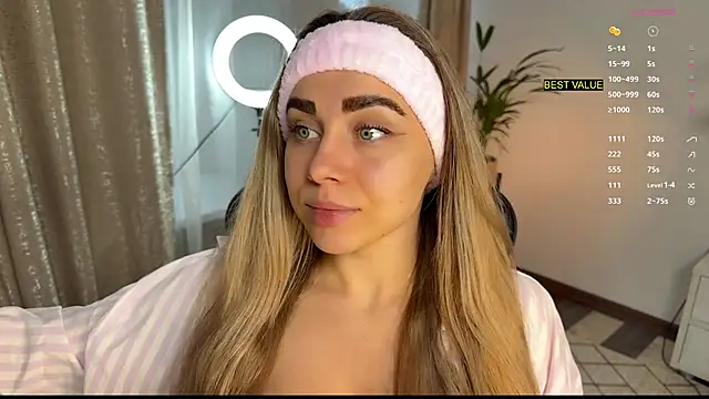 hotexclusive  online show from September 29, 2025, 3:24 am