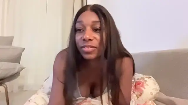 Snapshot of smileybabe chatting on May 30, 2026, 8:25 pm smileybabe online show from May 30, 2026, 8:25 pm