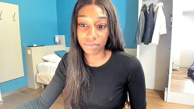 smileybabe online show from October 31, 2025, 8:33 am