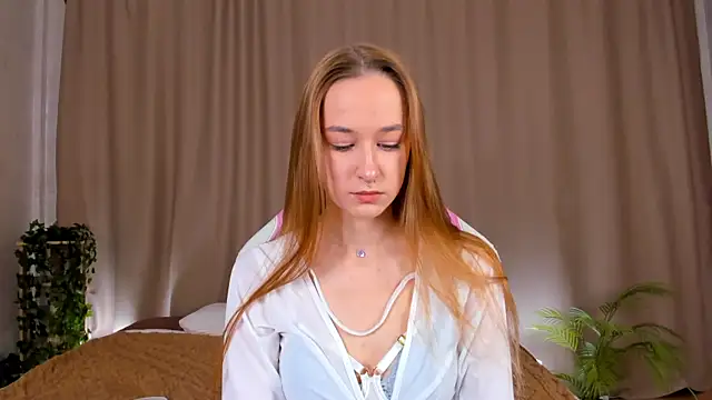 Snapshot of Sweett_Monica chatting on September 30, 2025, 12:05 am Sweett Monica online show from September 30, 2025, 12:05 am