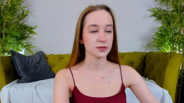 Snapshot of Sweett_Monica chatting on October 5, 2025, 1:07 am Sweett Monica online show from October 5, 2025, 1:07 am