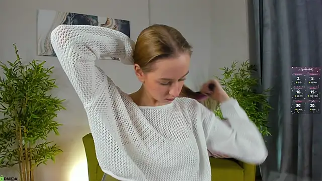 Snapshot of Sweett_Monica chatting on November 25, 2025, 1:06 am Sweett Monica online show from November 25, 2025, 1:06 am