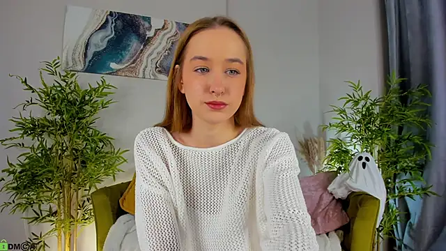 Snapshot of Sweett_Monica chatting on October 30, 2025, 1:04 am Sweett Monica online show from October 30, 2025, 1:04 am