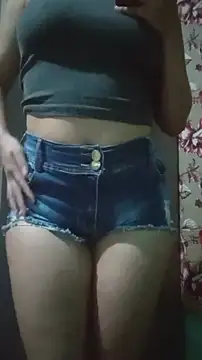 Snapshot of JhennySweet chatting on March 21, 2025, 9:45 pm JhennySweet online show from March 21, 2025, 9:45 pm
