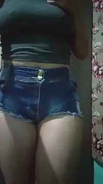 Snapshot of JhennySweet chatting on February 18, 2025, 11:30 pm JhennySweet online show from February 18, 2025, 11:30 pm
