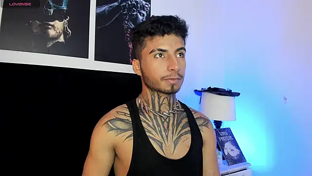 JuanCamiilo 66 online show from November 4, 2025, 4:05 am