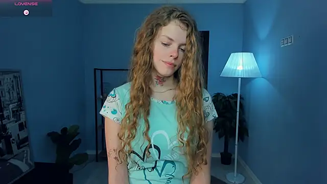 RayaNenlia online show from February 10, 2026, 5:06 am