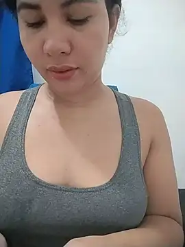 Snapshot of Yara0k chatting on May 18, 2026, 7:02 am Yara0k online show from May 18, 2026, 7:02 am