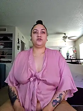 honeeyyy pot online show from February 10, 2026, 7:35 pm