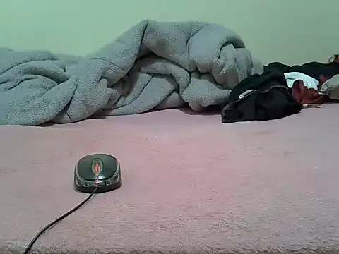 prettyviel online show from September 15, 2025, 10:26 am