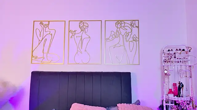 Snapshot of summer_holiday chatting on October 2, 2025, 4:49 am summer holiday online show from October 2, 2025, 4:49 am