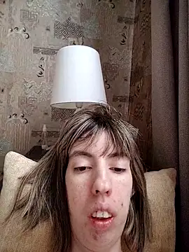 Snapshot of Unusual_G chatting on November 18, 2025, 6:28 am Unusual G online show from November 18, 2025, 6:28 am