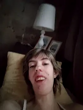 Snapshot of Unusual_G chatting on November 17, 2025, 6:17 am Unusual G online show from November 17, 2025, 6:17 am