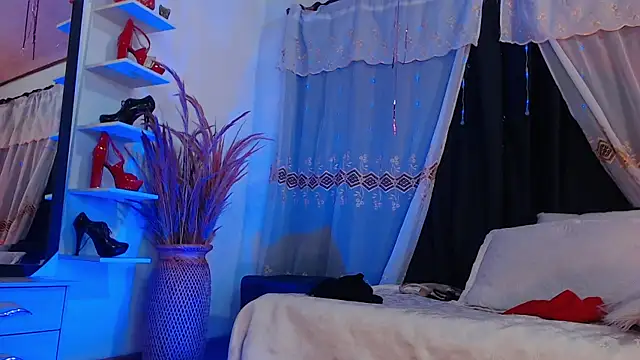 KorayRoussel online show from December 22, 2025, 1:55 pm