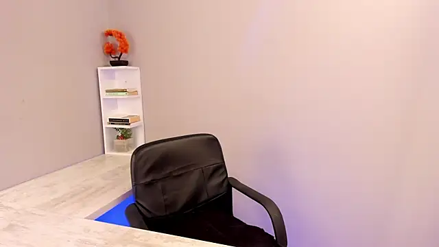 bulma bambina  online show from November 15, 2025, 12:09 pm