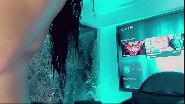 Emmaa Saenz  online show from November 22, 2025, 10:30 pm