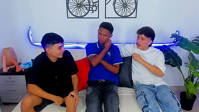 Crazy nigth01 online show from February 18, 2026, 2:09 am