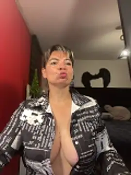 charlotedoll online show from December 21, 2025, 4:25 am