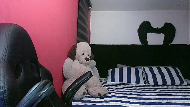 charlotedoll online show from February 9, 2026, 2:31 am