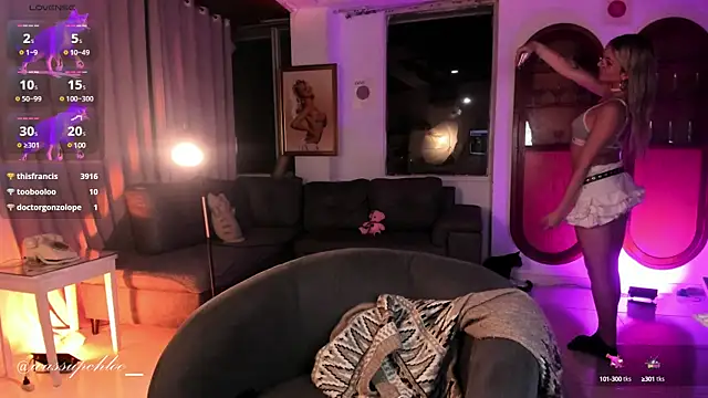 misschloe   online show from February 6, 2025, 3:48 am