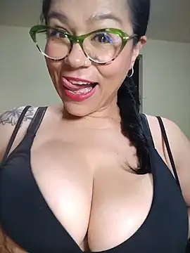 Snapshot of naughty_doll_horny chatting on May 26, 2026, 10:24 am naughty doll horny online show from May 26, 2026, 10:24 am