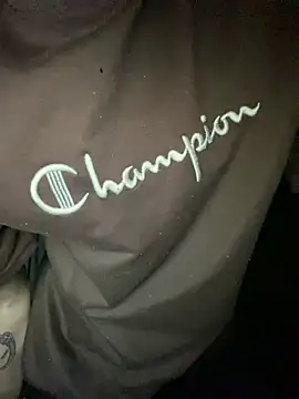 Snapshot of oguuxum chatting on April 5, 2026, 8:37 pm oguuxum online show from April 5, 2026, 8:37 pm