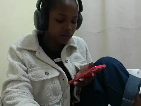 Snapshot of queen-sasha chatting on May 22, 2026, 7:34 pm queen-sasha online show from May 22, 2026, 7:34 pm