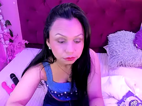 candysmitxxx online show from March 11, 2026, 10:48 pm