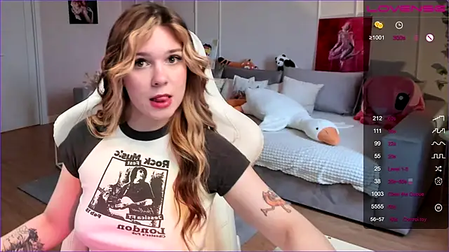 Frau Lina online show from March 24, 2026, 2:39 pm