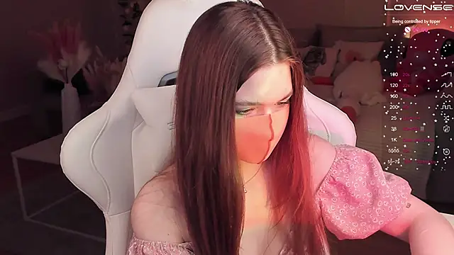 Frau Lina online show from December 17, 2024, 5:36 pm