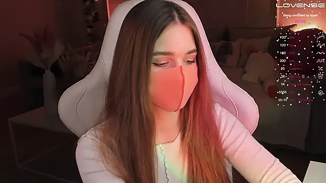 Frau Lina online show from December 5, 2024, 4:28 pm