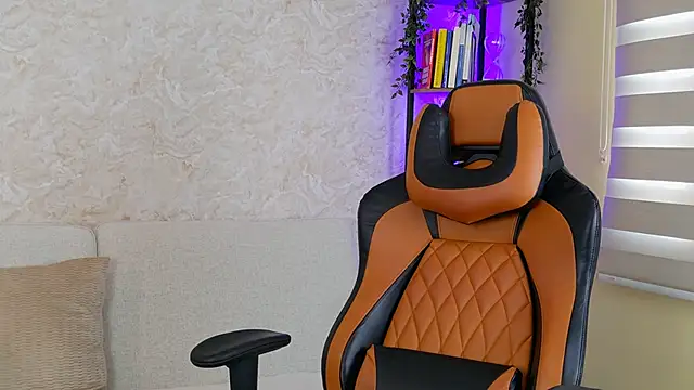 AdanReilly online show from December 29, 2024, 7:53 pm