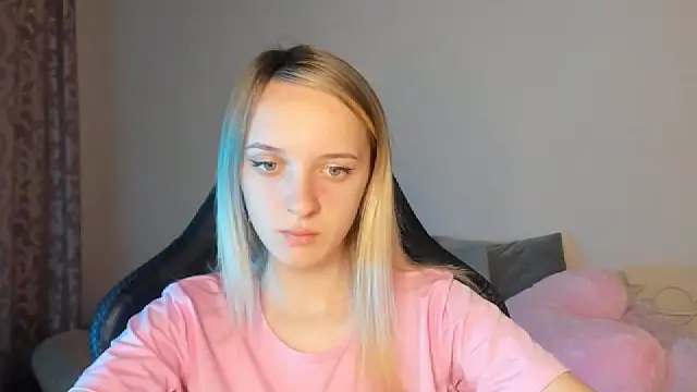 Snapshot of RouseReed chatting on September 28, 2025, 6:31 am RouseReed online show from September 28, 2025, 6:31 am