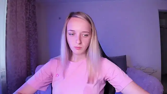 Snapshot of RouseReed chatting on September 9, 2025, 6:23 am RouseReed online show from September 9, 2025, 6:23 am