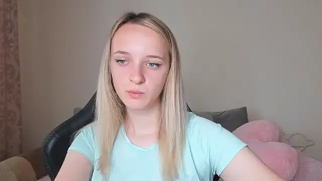 Snapshot of RouseReed chatting on September 21, 2025, 6:29 am RouseReed online show from September 21, 2025, 6:29 am