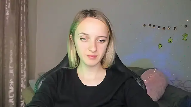 Snapshot of RouseReed chatting on October 29, 2025, 1:10 pm RouseReed online show from October 29, 2025, 1:10 pm