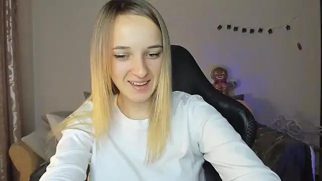 Snapshot of RouseReed chatting on November 18, 2025, 7:22 am RouseReed online show from November 18, 2025, 7:22 am