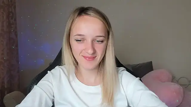 Snapshot of RouseReed chatting on September 20, 2025, 6:18 am RouseReed online show from September 20, 2025, 6:18 am