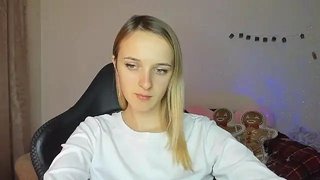 Snapshot of RouseReed chatting on November 23, 2025, 1:10 pm RouseReed online show from November 23, 2025, 1:10 pm