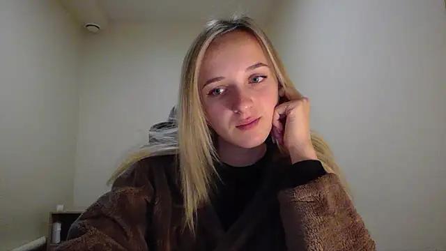 Snapshot of RouseReed chatting on October 18, 2025, 5:09 am RouseReed online show from October 18, 2025, 5:09 am