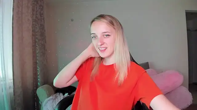 Snapshot of RouseReed chatting on September 10, 2025, 6:23 am RouseReed online show from September 10, 2025, 6:23 am